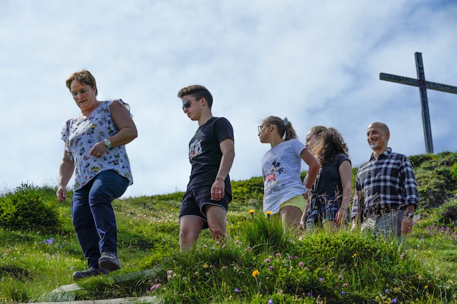 Magdalena Martullo-Blocher, avec ses enfants et son mari à Lenzerheide dans les grisons. Juillet 2019, ©Nicolas Righetti/Lundi13