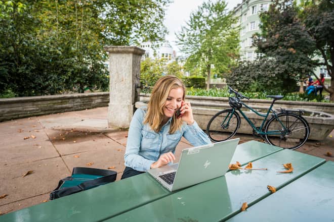 Katharina Locher ist nach Ihrem Mutterschaftsurlaub zurück beim SRF.