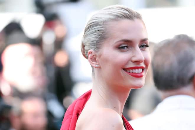 CANNES, FRANCE - MAY 25: Lena Gercke attends the Red Carpet of the closing ceremony at the 77th annual Cannes Film Festival at Palais des Festivals on May 25, 2024 in Cannes, France. (Photo by Gisela Schober/Getty Images)