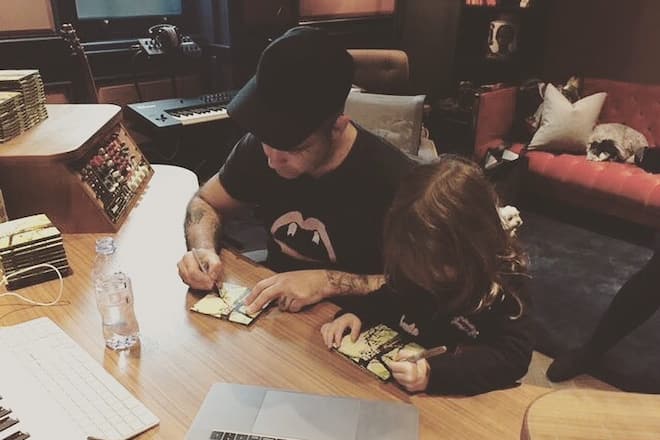 Robbie Williams und sein Sohn Teddy