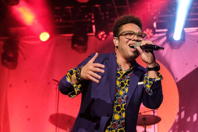 Dodo and Friends Switzerland, Bern - May 10, 2018. Dodo and Friends perform a live concert at Bierhübeli in Bern. Here singer Marc Sway seen live on stage. Bern Switzerland PUBLICATIONxNOTxINxDENxNOR Copyright: xGonzalesxPhoto/TilmanxJentzschx