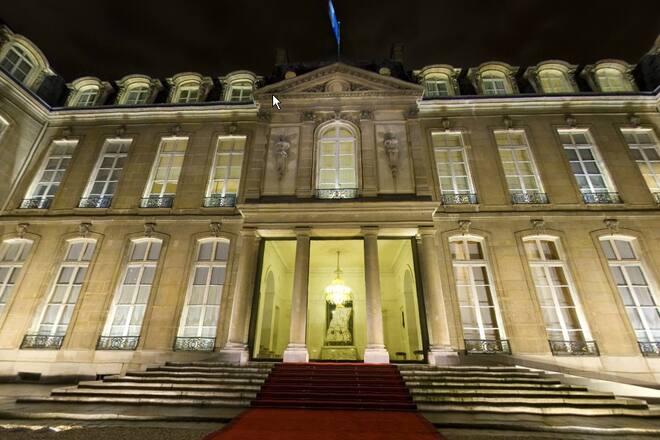 Sarkozy_Bruni_Palast_courdupalais