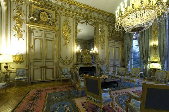 Sarkozy_Bruni_salondesambassadeurs