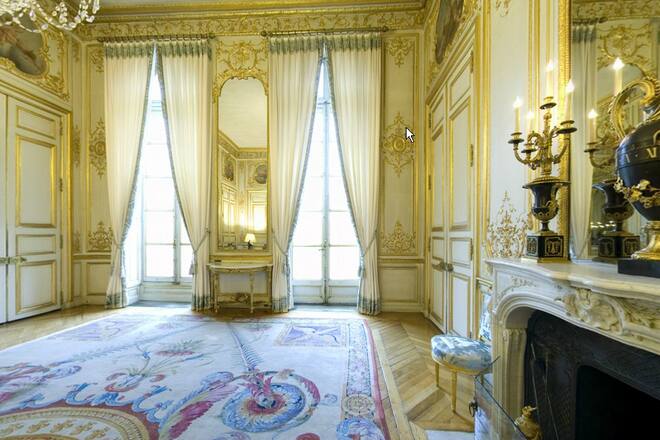 Sarkozy_Bruni_salondesaidesdecamps