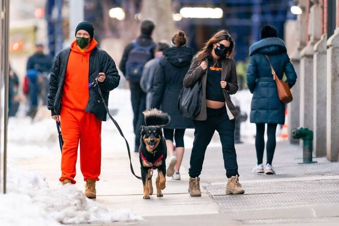 NEW YORK, NEW YORK - FEBRUARY 06: Sebastian Bear-McClard (L) and Emily Ratajkowski are seen in Tribeca on February 06, 2021 in New York City. (Photo by Gotham/GC Images)
