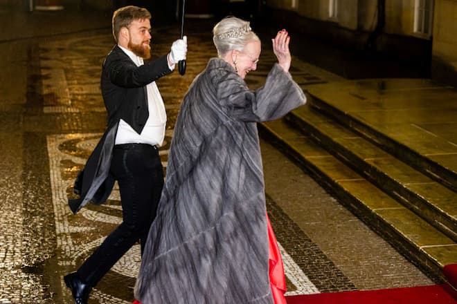 Margrethe von Dänemark winkt am 14. Januar 2024 zum letzten Mal als Königin vom Thron.