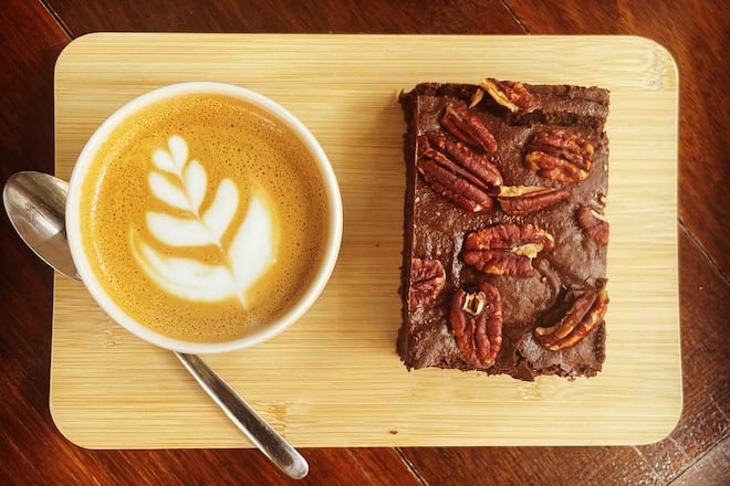 Der beste Kaffee ist der, den man liebt. So das Motto an der Rue des Voisins.