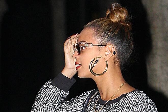 Wahlkampf Mode 2012: beyonce mit ohrringe