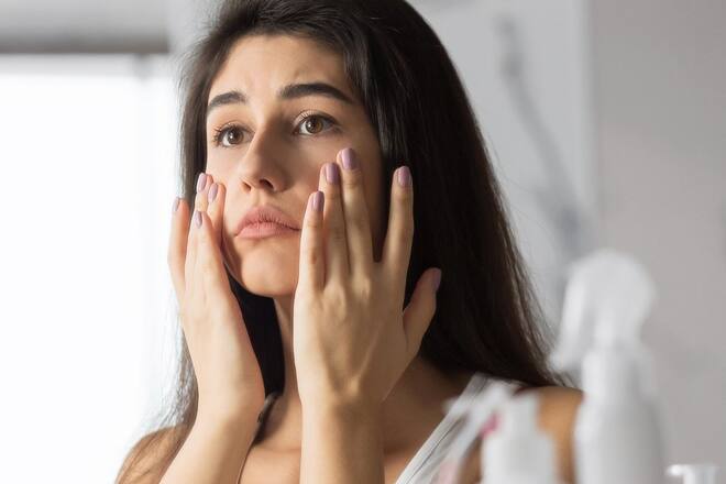 Schlecht geschlafen? Diese Tricks können helfen, die Müdigkeit unsichtbar zu machen.