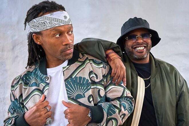 Das Duo Madcon meldet sich mit neuer Musik zurück.