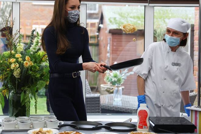 Prinzessin Kate versuchte sich im Pancakes backen.
