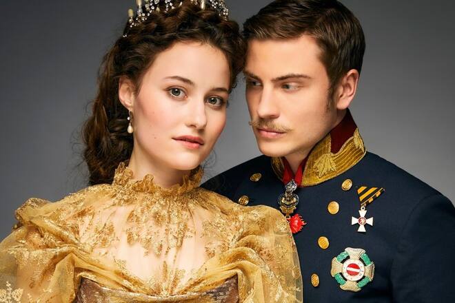 Dominique Devenport und Jannik Schümann in der Eigenproduktion «Sisi» von RTL+.