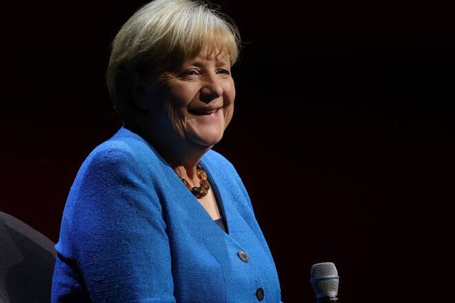 Angela Merkel während ihres ersten größeren Auftritts in Berlin nach Ende ihrer Amtszeit.