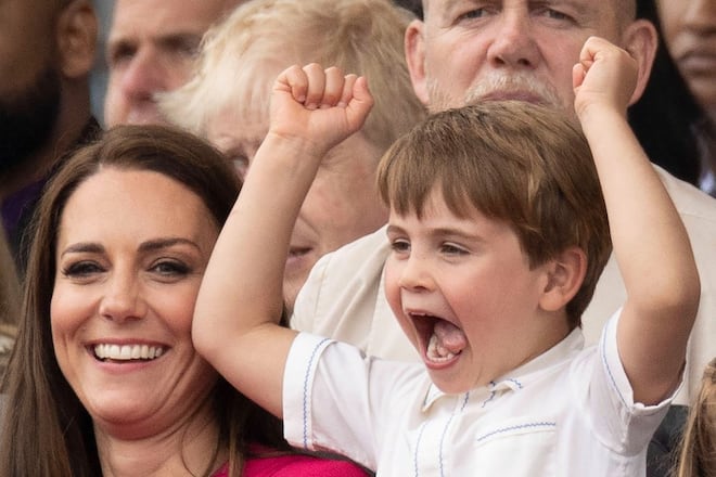 Prinz Louis begeisterte die Welt mit seinen Grimassen bei der Jubiläumsfeier der Queen.