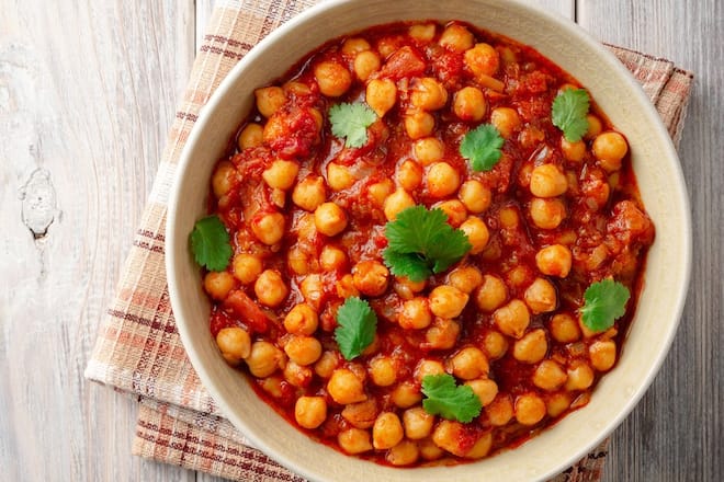 Kichererbsen gehören zu den günstigsten Zutaten im Supermarkt-Regal.