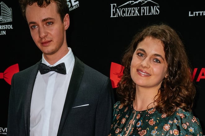 Die Schauspieler Ronja Forcher und Felix Briegel haben geheiratet.