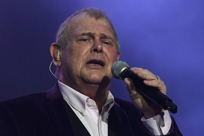 John Farnham muss sich einer Krebsoperation unterziehen.