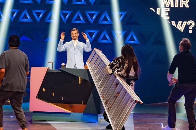 Joko Winterscheidt (2.v.r.) hat seine Sendung verloren.