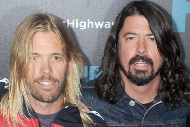 Taylor Hawkins (l.) und Dave Grohl bei einem gemeinsamen Auftritt im Jahr 2014.
