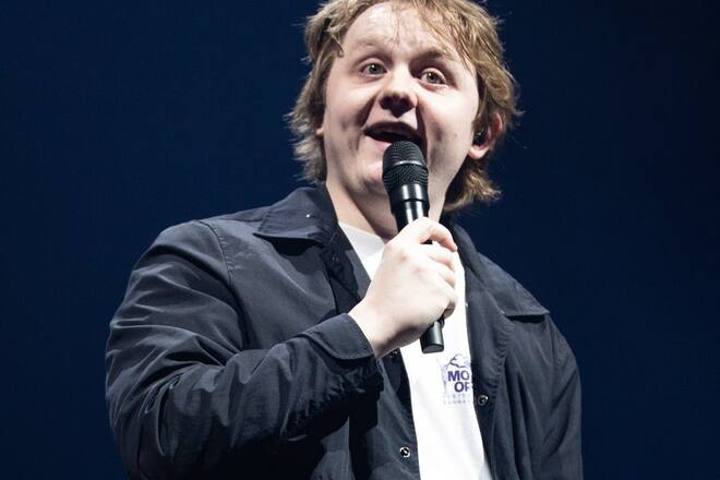 Lewis Capaldi leidet am Tourette-Syndrom.