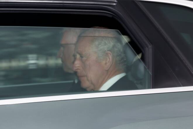 König Charles III. hat Schloss Balmoral verlassen und reist nach London.