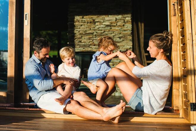 Viele Reisende bevorzugen es, während ihres Urlaubs in einem privaten Ferienhaus oder einer Ferienwohnung unterzukommen.