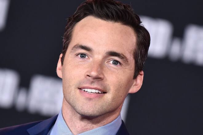 Ian Harding teilt süße Baby-News auf Instagram.