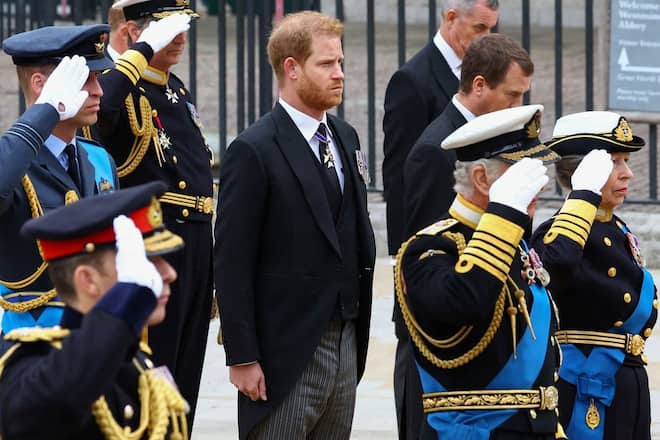 Prinz Harry salutierte nicht beim Staatsbegräbnis der Queen.