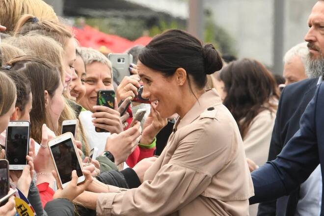 Hatte Herzogin Meghan ein Problem damit, den Leuten bei ihrer Australien-Tour 2018 die Hände zu schütteln?