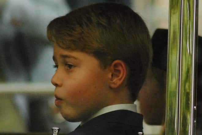 Prinz George besucht eine neue Schule mit neuen Regeln