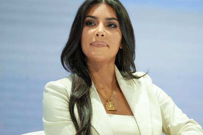 Kim Kardashian muss 1,26 Millionen US-Dollar Strafe zahlen.