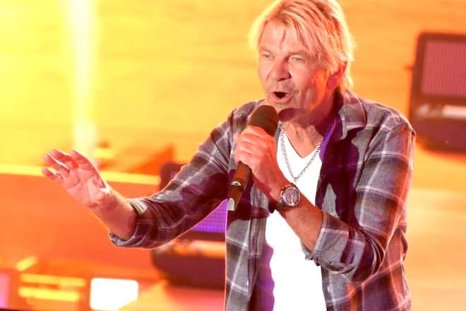 Matthias Reim wird bald wieder auf der Bühne stehen.