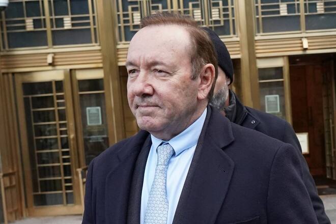 Kevin Spacey vor dem Gerichtsgebäude in New York.