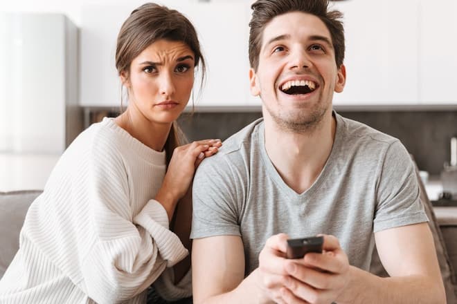 Lohnt sich das neue «Basis-Abo mit Werbung» von Netflix, oder nicht?