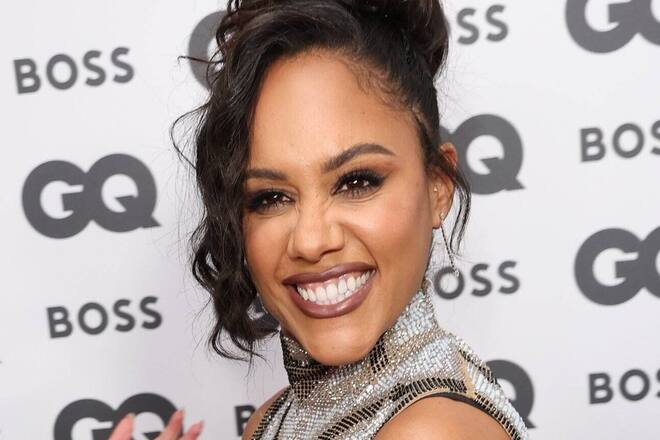 Alex Scott hat eindeutig gezeigt, was sie von den angedrohten FIFA-Sanktionen hält.