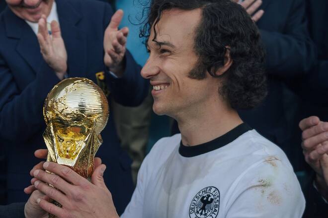 Klaus Steinbacher glänzt als Franz Beckenbauer in «Der Kaiser».