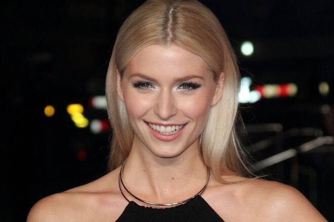 Lena Gercke meldet sich nach der Geburt ihrer zweiten Tochter zurück.