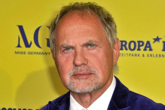 Uwe Ochsenknecht feiert gemütlich mit seiner Frau.