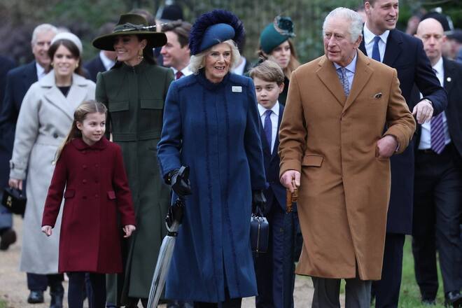 Die Royals beim Weihnachtsspaziergang.