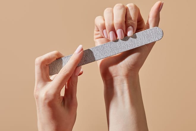 Naked Nails sind 2023 einer der grössten Beauty-Trends in Sachen Nagelpflege.