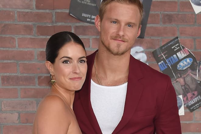 Alexander Ludwig und seine Lauren haben im Januar 2021 geheiratet.