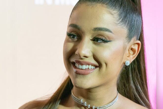 Ariana Grande ist seit zwei Jahren mit dem Immobilienmakler Dalton Gomez verheiratet. Das Paar hält sein Privatleben aus der Öffentlichkeit weitgehend raus.