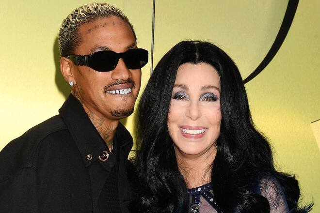 Cher und ihr 40 Jahre jüngerer Partner Alexander "A.E. Edwards haben sich mittlerweile getrennt.