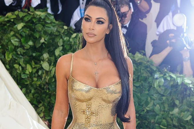 Trotz Reichtum und Mega-Karriere fühlt sich Kim Kardashian als alleinerziehende Mutter von vier Kindern manchmal überfordert.