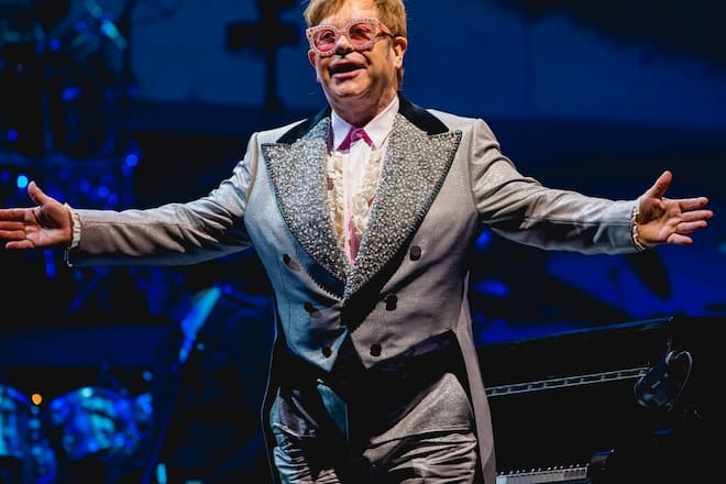 Musiklegende Sir Elton John ist Headliner des Glastonbury Festivals 2023
