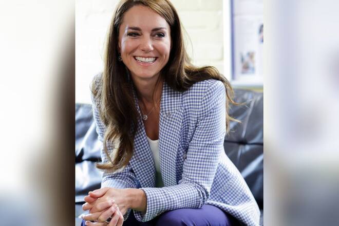 Im Vichy-Blazer strahlte Prinzessin Kate bei ihrem Besuch in einem Familienzentrum in Berkshire.