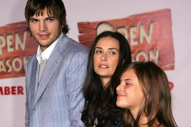 Ashton Kutcher mit Demi Moore und Tallulah Willis (v.l.) im Jahr 2006 in Los Angeles.