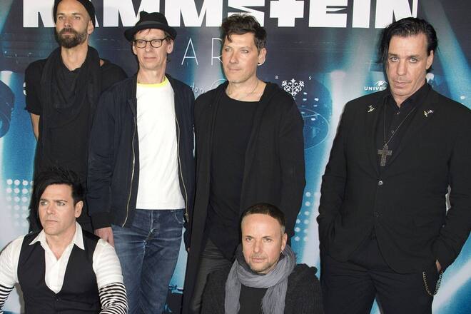 Die Band Rammstein um Frontmann Till Lindemann (rechts).