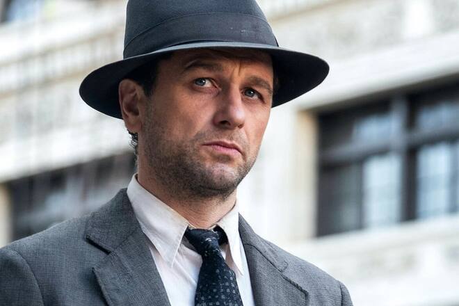 Schauspieler Matthew Rhys in seiner Rolle als Strafverteidiger Perry Mason.