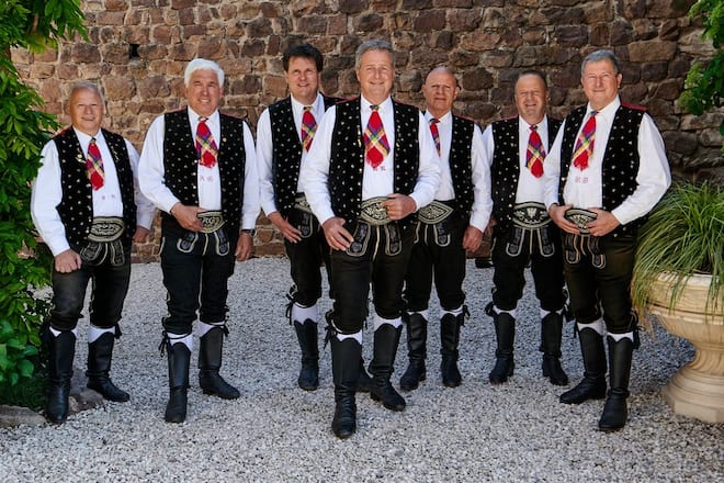 Die Kastelruther Spatzen haben vor 40 Jahren ihr erstes Album herausgebracht. Aus diesem Anlass erscheint am 16. Juni 2023 ein Best-of-Album, die Band ist dieses Jahr zudem auf Jubiläums-Tour.